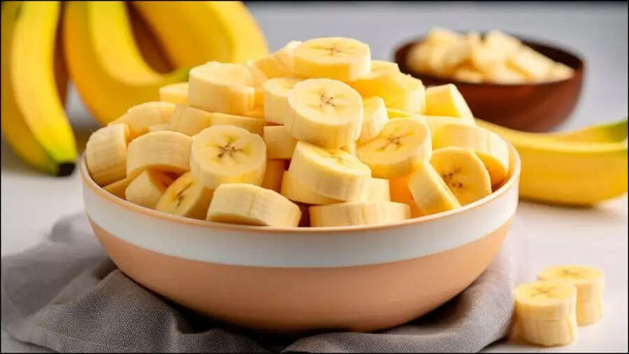 Health Tips- सर्दियों में इन लोगो को भूलकर भी नहीं खाना चाहिए केला, जानिए इसकी वजह