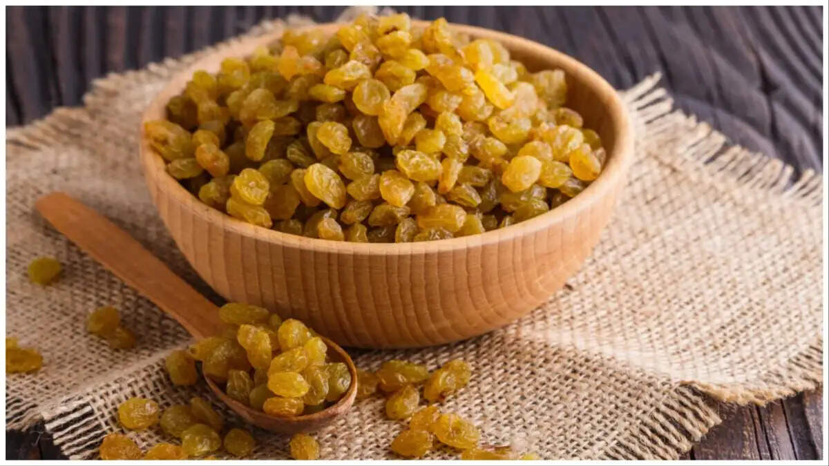 Health Tips- सुबह खाली पेट किशमिश खाने से मिलते हैं कई स्वास्थ्य लाभ, जानिए कैसे करें सेवन