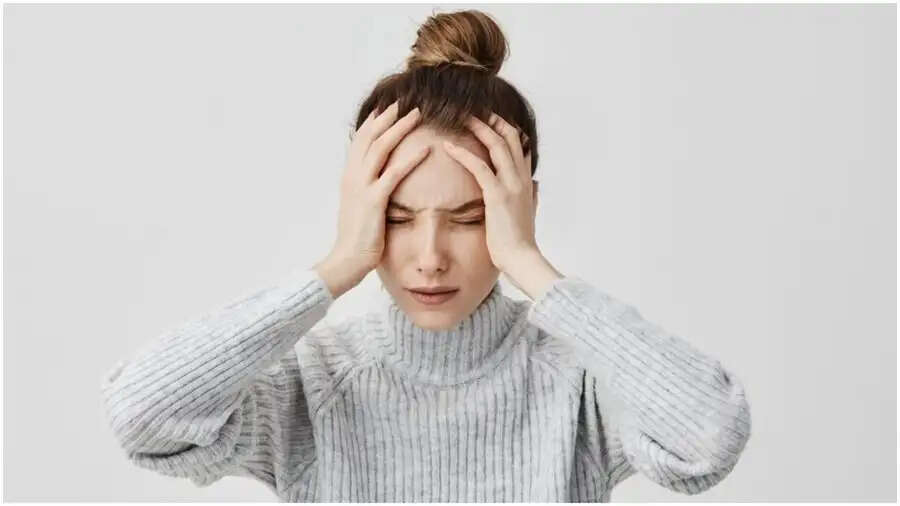 Health Tips-&nbsp;शरीर में इस विटामिन की कमी से कांपने लगते हैं हाथ, जानिए इसके बारे में