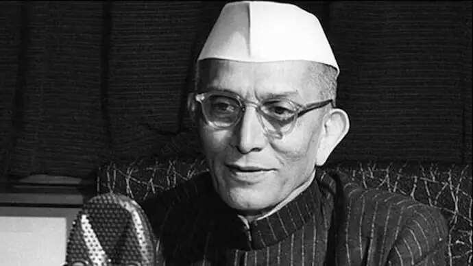 Important Facts- &nbsp;इन भारतीय प्रधानमंत्रियों को देना पडा था इस्तीफा, नाम जानकर हैरान हो जाएंगे आप