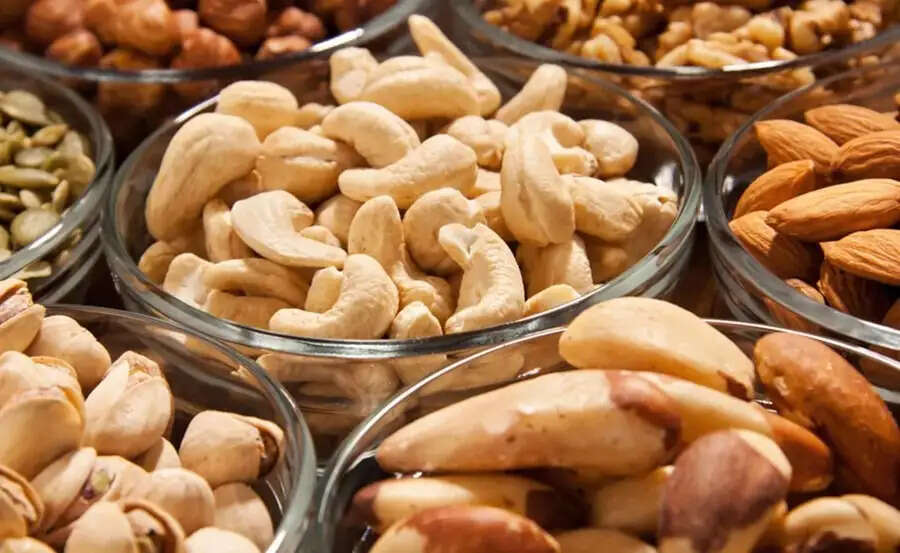 Health Tips-&nbsp;ड्राई फ्रूट्स जो विटामिन बी12 का बेहतरीन स्त्रोत, ऐसे करें डाइट में शामिल
