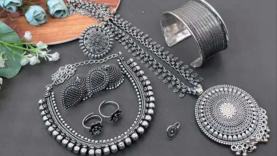 Silver Jewellary Tips-&nbsp;क्याप आपकी चांदी की जूलरी काली पड़ गई है, साफ करने के लिए अपनाएं ये टिप्स