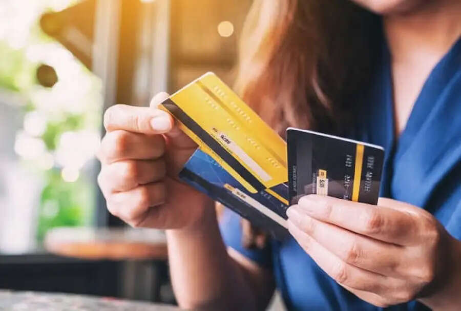 Credit Card Tips- क्रेडिट कार्ड धारक के पास होते हैं ये अधिकार, जानिए इनके बारे में