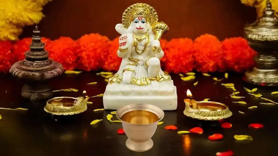 Jyotish Tips-&nbsp;हनुमान जी को प्रसन्न करने के लिए इस तेल का दीपक जलाएं, जानिए इसका फायदा