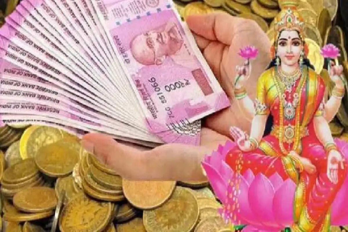 Jyotish Tips- &nbsp;सूर्यास्त के बाद भूलकर भी ना करें ये काम, कंगाली का बन सकती है कारण
