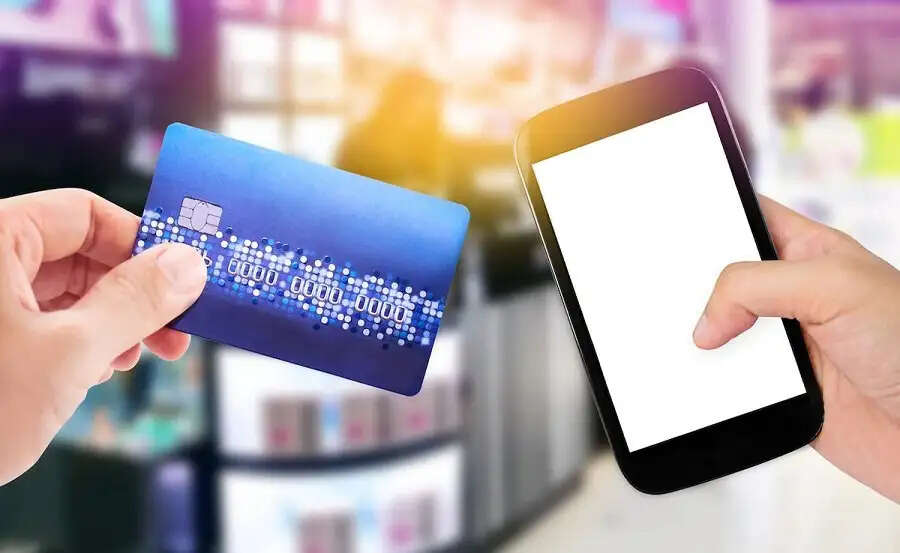 Debit Card Tips-  क्या आपका डेबिट कार्ड खराब हो गया हैं, ऐसे बदले इसे