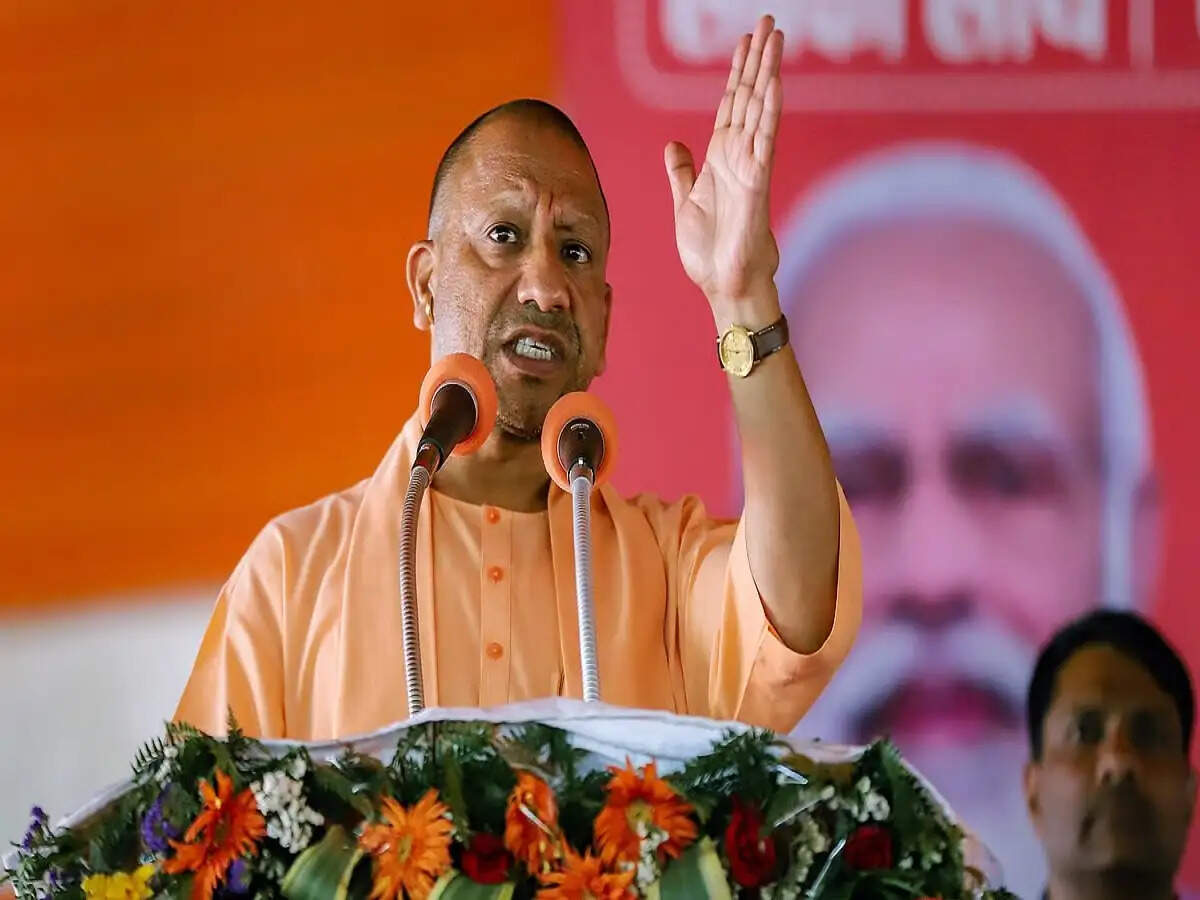Politics News- उत्तर प्रदेश में योगी सरकार ने दी ग्राम प्रधानों को दी बड़ी सौगात, अगले 6 महीन तक बनें रहेंगे प्रशासक