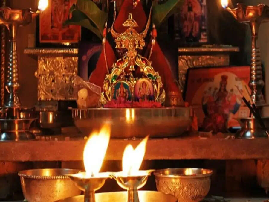 Jyotish Tips-&nbsp;पूजा घर में इन जगहों पर रखें ये चीजें, मिलेगी सुख और समृद्धि