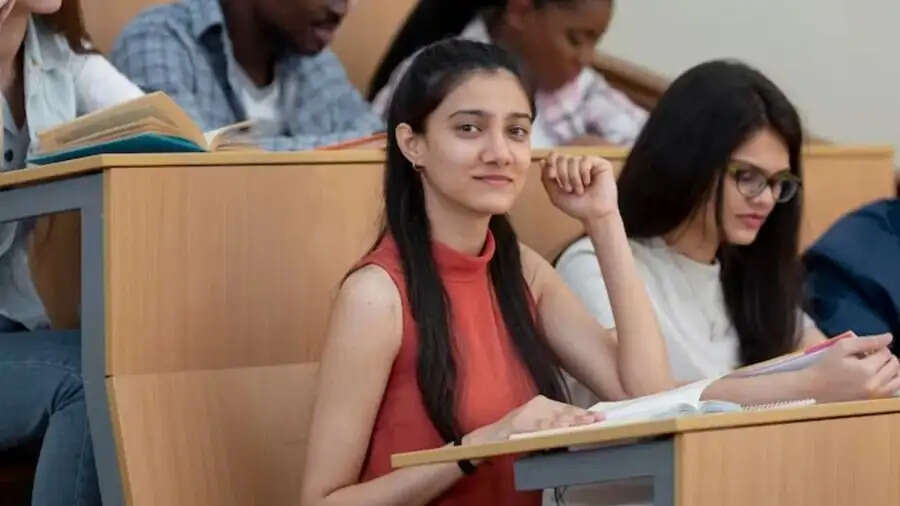 Education Tips-&nbsp;12वीं के बाद कॉमर्स के स्टूडेंट्स लिए बेस्ट कोर्स, जानिए इनक बारे में