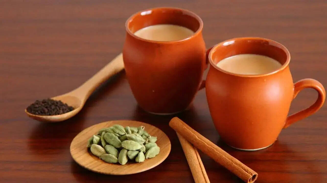 Health Tips- चाय पीने वाले हो जाएं सावधान, इन बीमारियों के हो सकते हैं आप शिकार