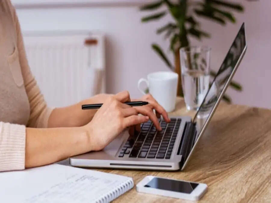 Vastu Tips- अगर करियर में तरक्की पाना चाहते हैं, तो ये उपाय करें