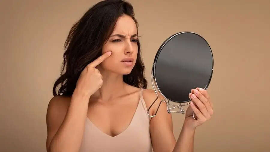 Skin Care Tips-&nbsp;क्या सर्दी की वजह से स्किन काली और बेजान हो गई हैं, तो अपनाएं ये ब्यूटी हैबिट्स