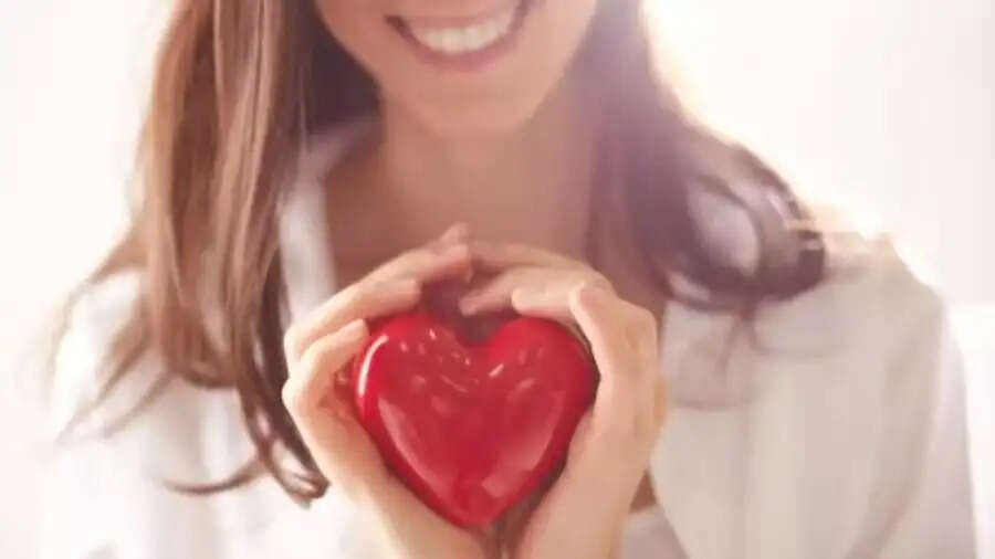 Heart Care Tips-&nbsp;आपकी ये छोटी छोटी सी बुरी आदतें बना सकती हैं दिल को बीमार, जानिए इनके बारे में