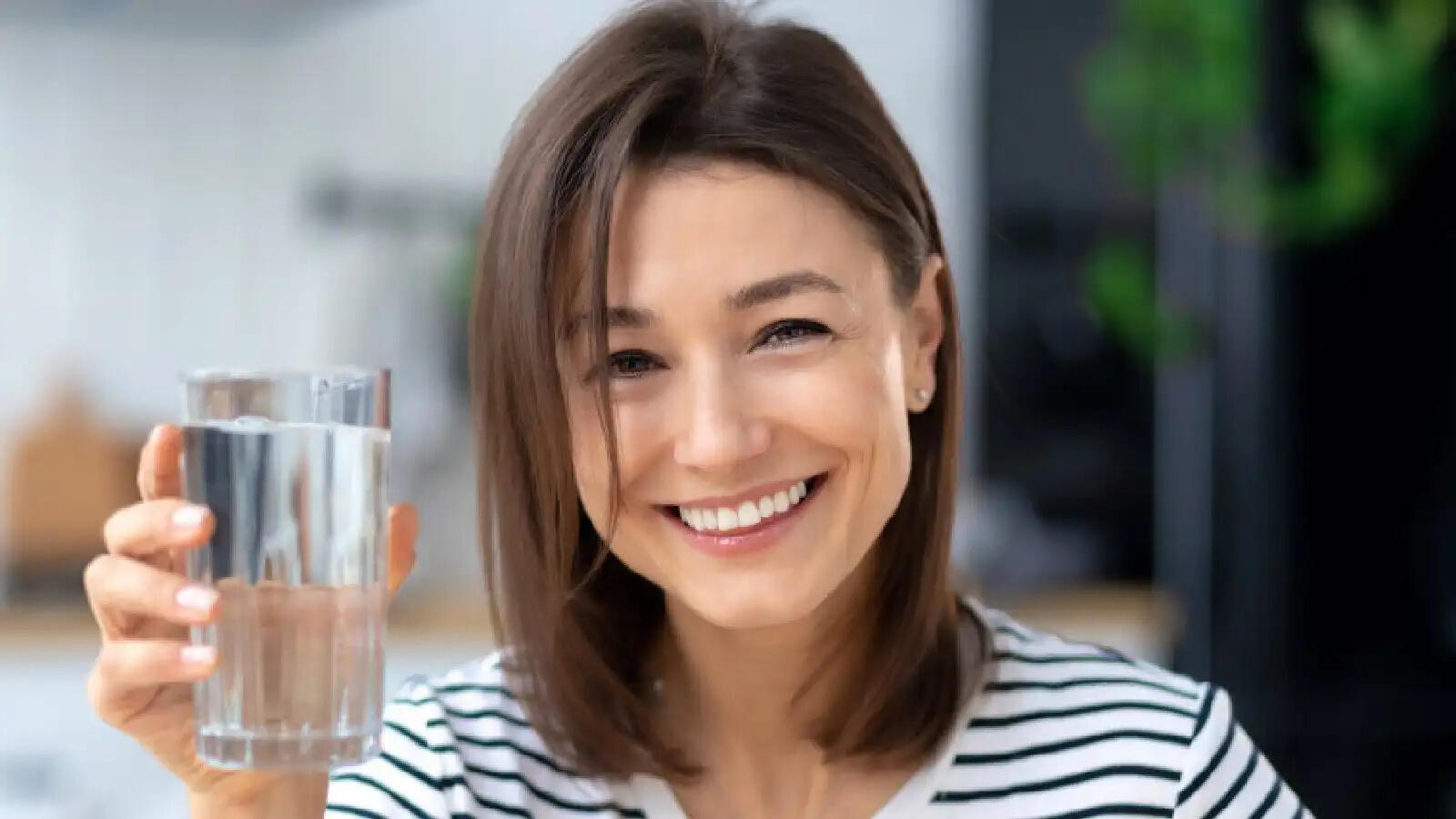 Health Tips- साफ पानी पीने से मिलते हैं स्वास्थ्य लाभ, जानिए कैसे करना है सेवन