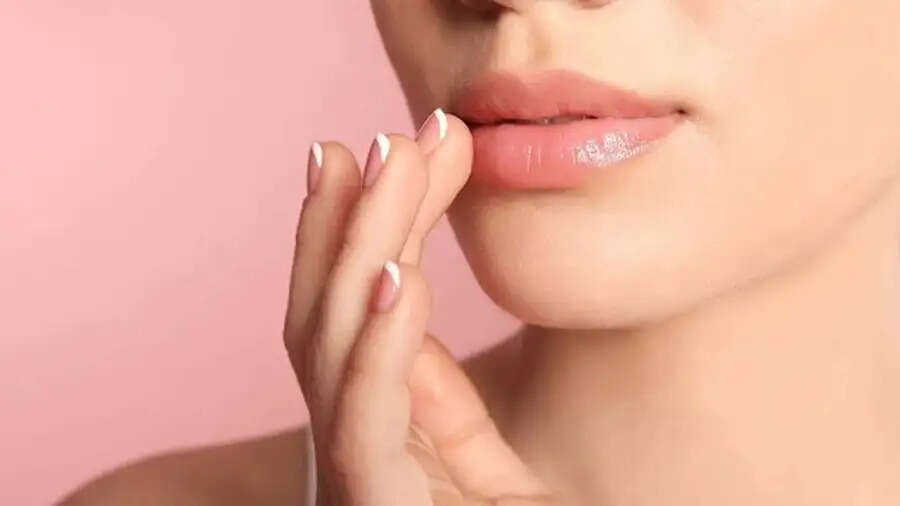 Lips Care Tips-&nbsp;क्या गर्मी के कारण आपके होंठ रूखें हो गए हैं, तो अपनाएं ये घरेलू उपाय