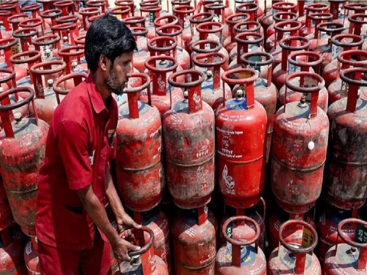 LPG e-KYC Deadline: 30 जून तक यह काम पूरा कर लें, वरना नहीं मिलेगी सिलेंडर और सब्सिडी