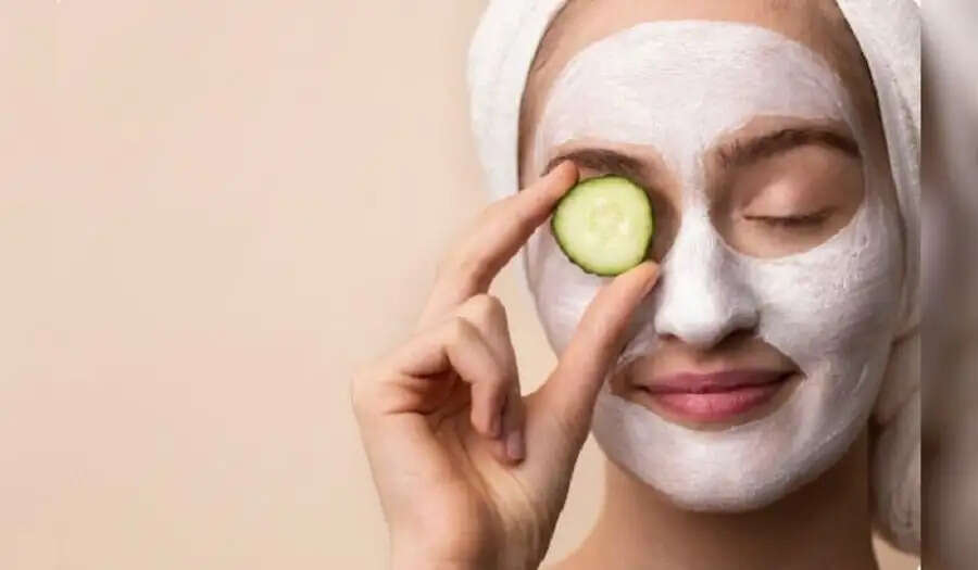 Skin Care Tips-&nbsp;सर्दी की वजह से त्वचा बेजान और रूखी हो गई है, तो इस होममेड विंटर फेस पैक का करें इस्तेमाल