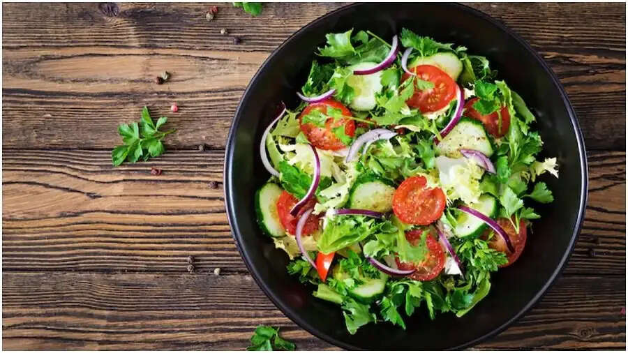 Health Tips- दिन के इस समय भूलकर भी नहीं खाना चाहिए सलाद, स्वास्थ्य के लिए होता हैं हानिकारक