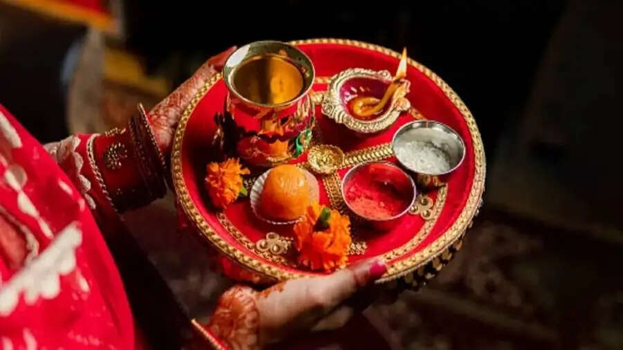 Karva Chauth 2025-&nbsp;&nbsp;करवाचौथ पर भूलकर भी नहीं करनी चाहिए ये गलतियां, जानिए पूरी डिटेल्स