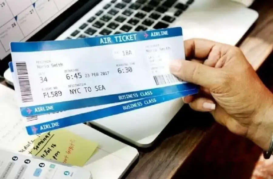 Travel Tips: अब आधी कीमत पर करें फ्लाइट टिकट बुक, बस ये 6 टिप्स याद रखें