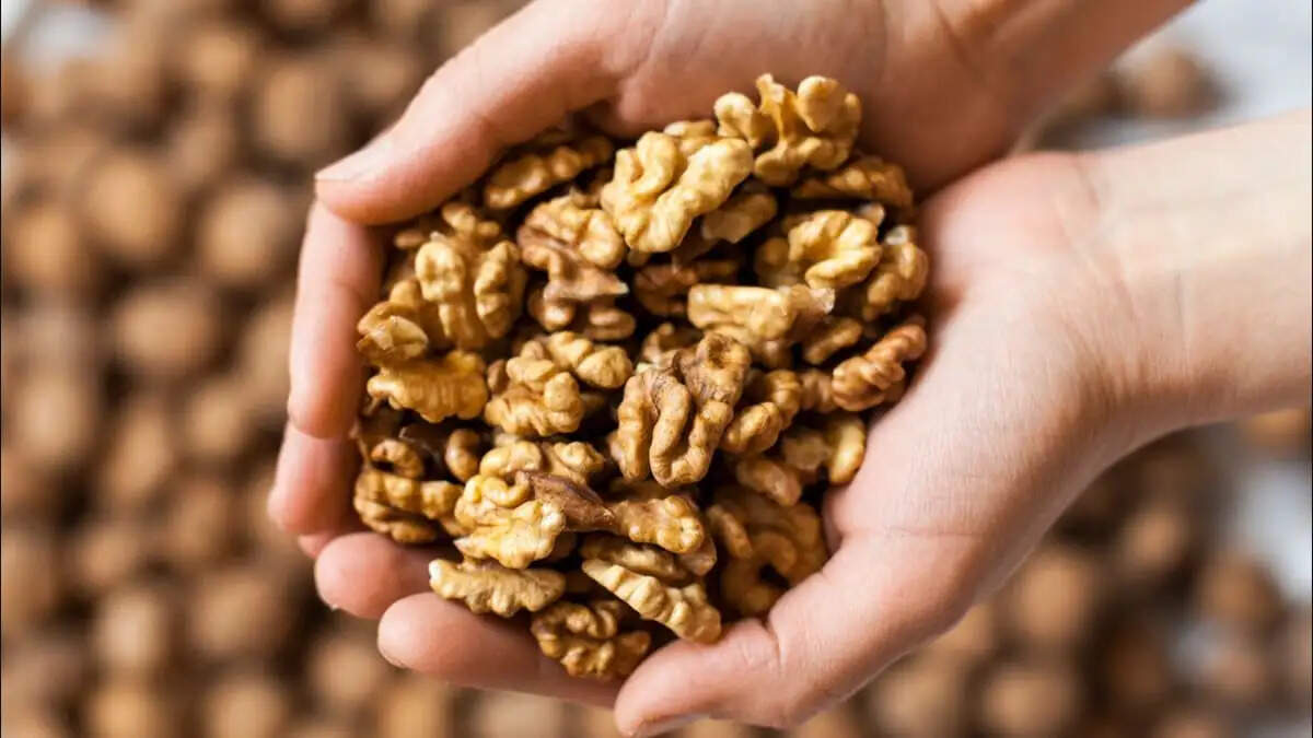 Health Tips- सर्दियों में इस तरह करें अखरोट का सेवन, दोगुना मिलेगा फायदा