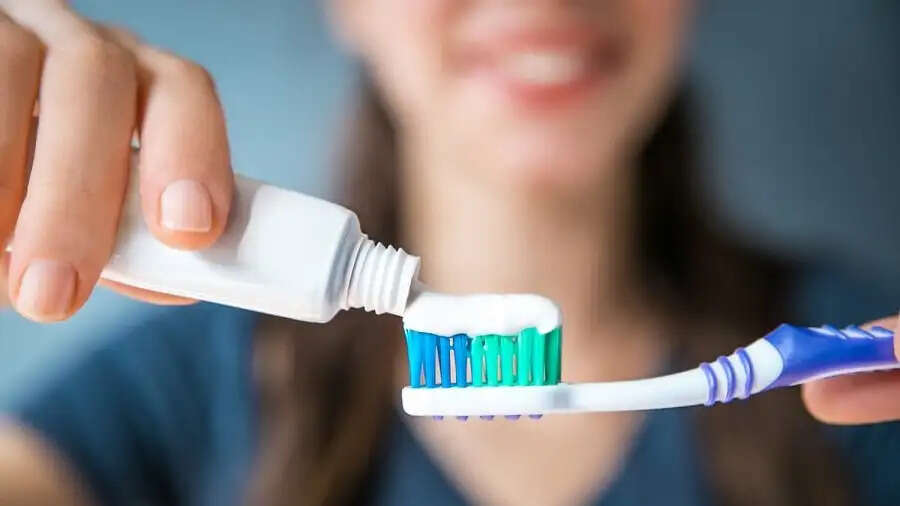 Teeth Care Tips-&nbsp; दांतों को स्वास्थ्य के लिए कितने दिन में बदल देना चाहिए अपना टूथब्रश, जानिए पूरी डिटेल्स