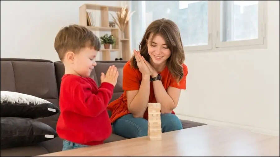 Child Care Tips- बच्चों में विकसित करें ये आदतें, वरना जमाना कहेगा बच्चे को भोंदू