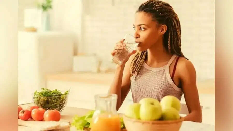 Health Tips- इस वजह से खाना खाते ही नहीं पीना चाहिए पानी, स्वास्थ्य के लिए होता हैं खराब
