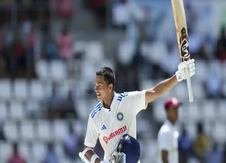 Yashasvi Jaiswal Net Worth: कैसे एक साधारण से गाँव से आने वाला लड़का बन गया मिलेनियर, जानें कितने अमीर है भारत के युवा ओपनर