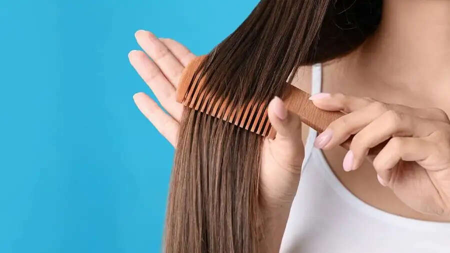 Hair Care Tips- बालों में इस तरह करें चंपी, स्वास्थ्य को होते हैं कई फायदे