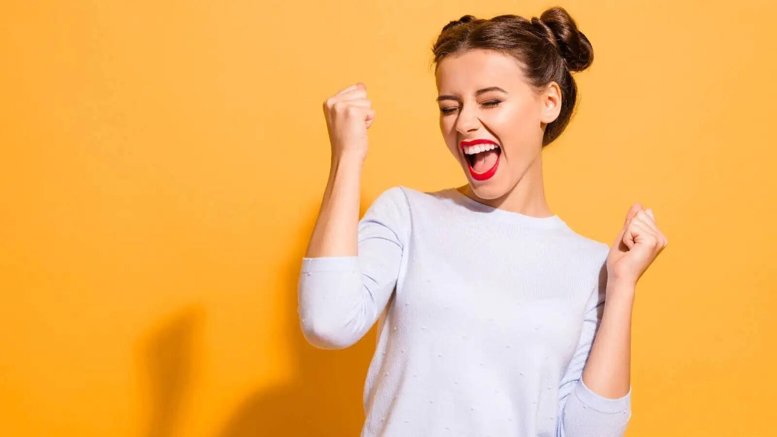 Happiness Tips- दुनिया में अकेले लोग भी रह सकते हैं खुश, जानिए इसका आसान तरीका
