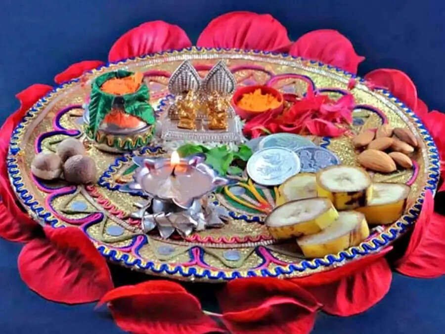 Karwa Chauth Special- करवाचौथ की पूजा की थाली में जरूर होनी चाहिए ये चीजें, जानिए इनके बारे में