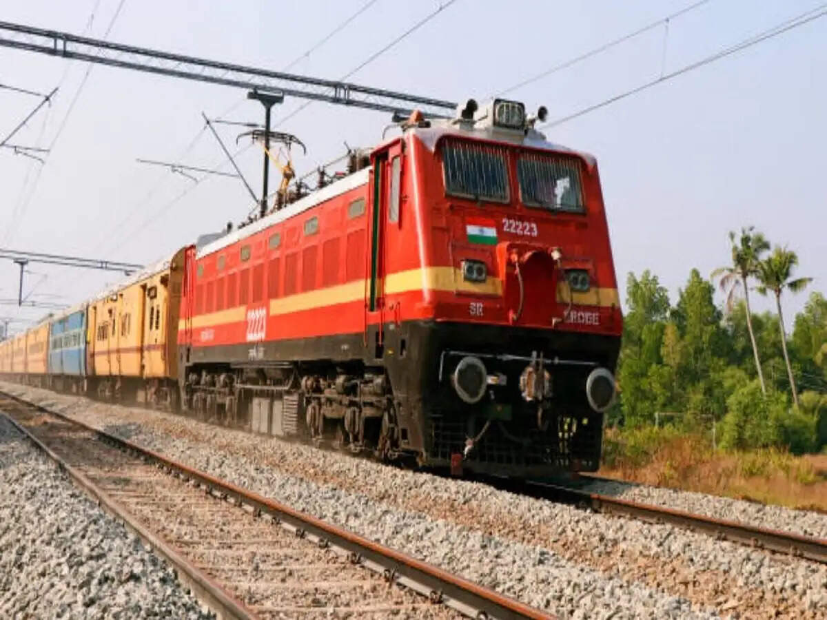 Railway Rules- ट्रेन में फ्री सफर कर सकते हैं 4 साल तक के बच्चे, जानिए इसका नियम