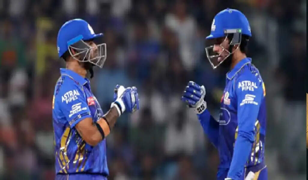 IPL 2025: सूर्यकुमार यादव एमआई कोच के फैसले से नाखुश, तिलक वर्मा को रिटायर आउट करने पर दिया ऐसा रिएक्शन, देखें