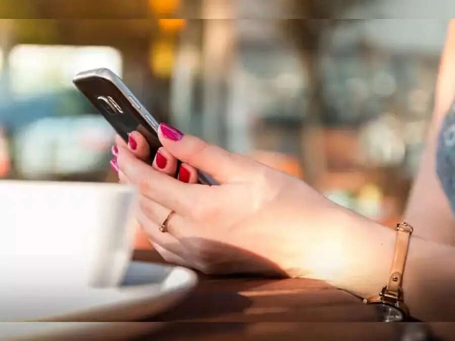 Smartphone Tips-  क्या आपको फोन हैंग होने लगा हैं, तो इन टिप्स को करें फॉलों