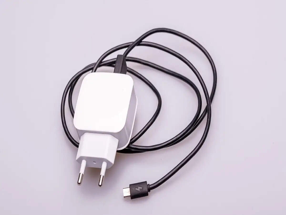 Charging Cable- आपकी वो गलतियां जिनकी वजह से खराब हो जाती हैं चार्जिंग केबल, जानिए इनके बारे में