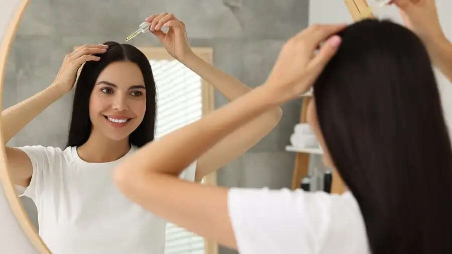 Hair Care Tips-&nbsp;क्या आप बाल मजबूत और शाइनी चाहते हैं, तो अपनाएं ये टिप्स