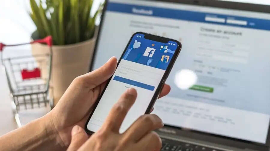 Facebook Income Tips-&nbsp;फेसबुक 1 लाख व्यूज पर देता हैं इतना पैसा, जानिए इसके बारे में