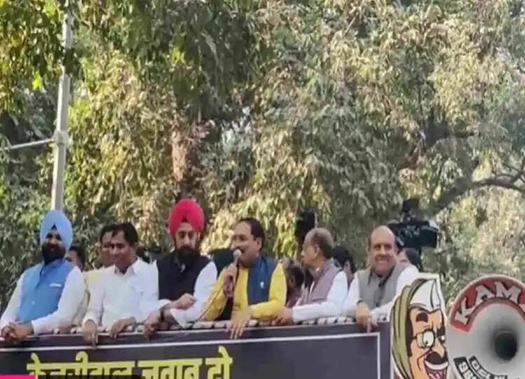 Gold-Plated Toilet Seat Row: केजरीवाल के खिलाफ दिल्ली बीजेपी का विरोध प्रदर्शन; हिरासत में लिए गए कार्यकर्ता