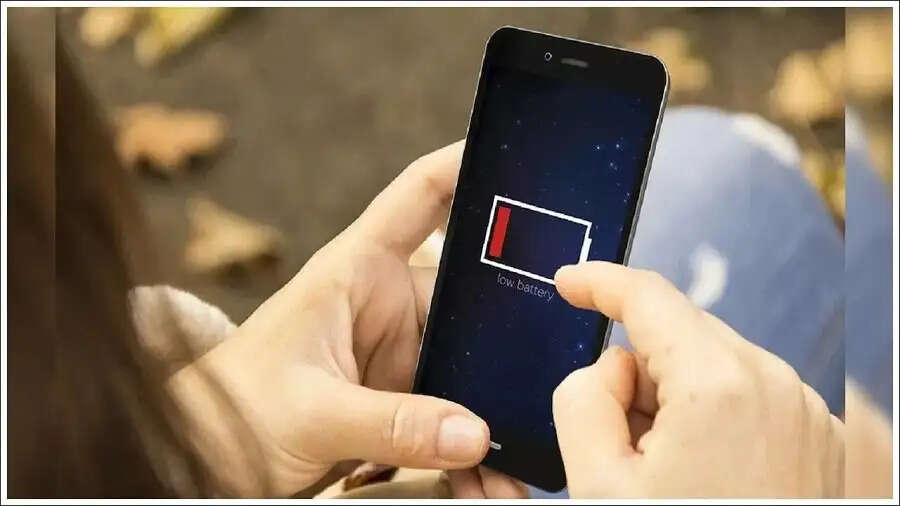 Smartphone Battery Tips-&nbsp;फोन का ज्यादा इस्तेमाल नहीं किया, फिर भी बैटरी खत्म, जानिए इसकी वजह