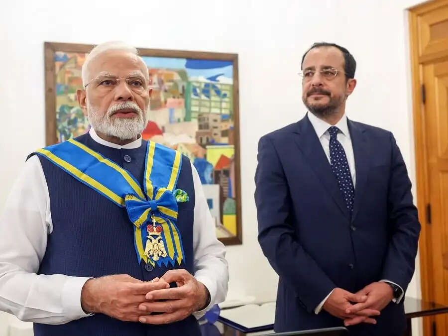 Politics News-  इन देशों ने किया&nbsp;PM&nbsp;मोदी को सम्मानित, जानिए इनके बारे में