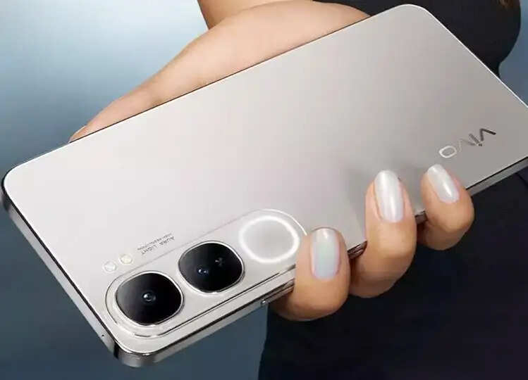Vivo Y300 5G भारत में 80W फास्ट चार्जिंग के साथ लॉन्च, जानें कीमत और फीचर्स