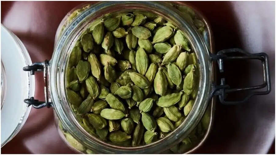 Health Tips-&nbsp;हरी इलायची खाने से मिलते हैं स्वास्थ्य को ये लाभ, जानिए कैसे करना हैं सेवन