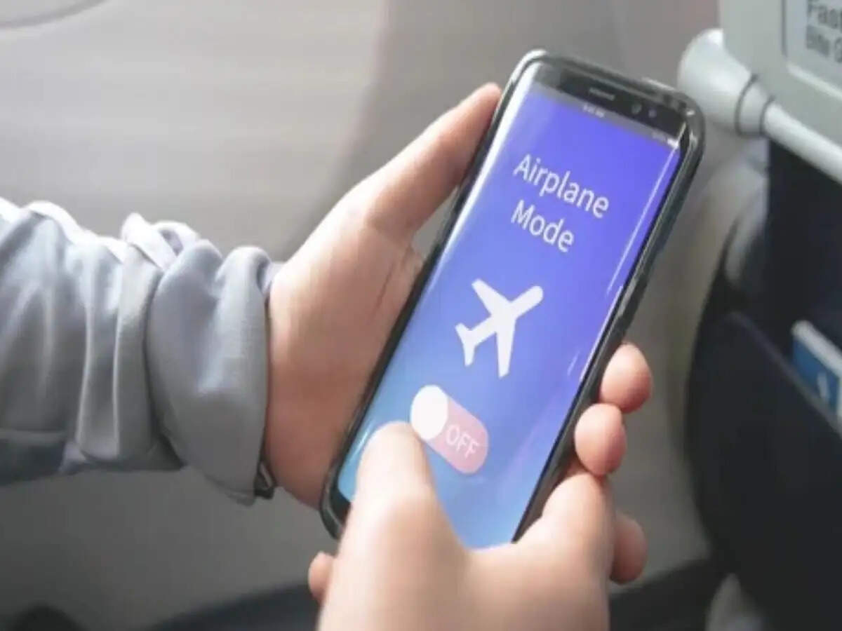 Airplane Mode- Airplane Mode के ये फीचर्स जानकर हैरान हो जाएंगे आप, आइए जानें