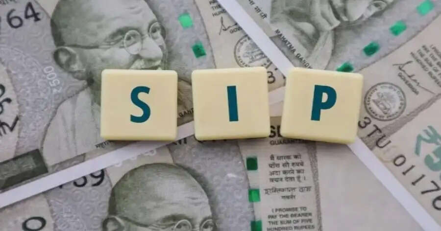 Investment Plan- हर महीने का छोटा सा निवेश बना सकता हैं आपको करोड़पति, जानिए इसके बारे में