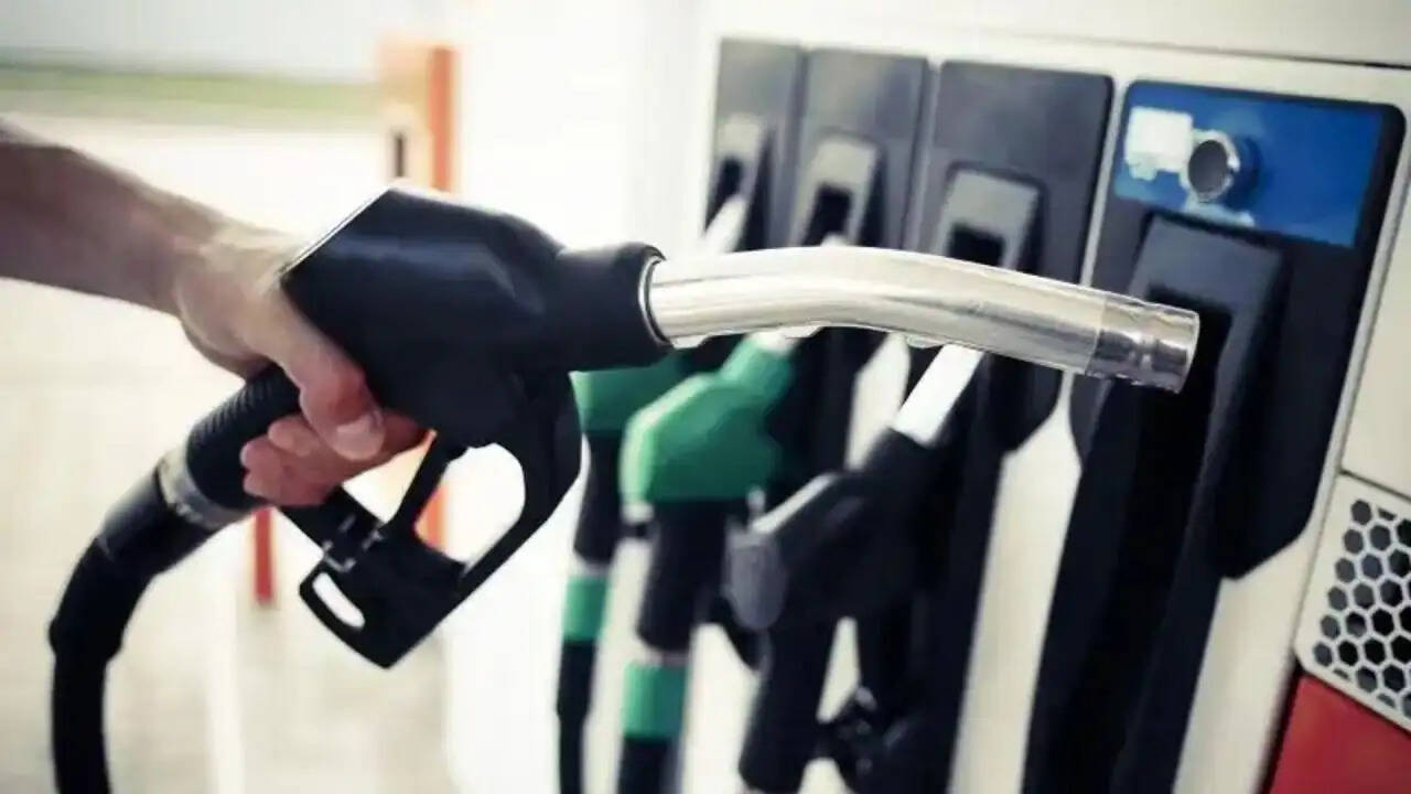 Petrol Pump Tips- क्या आपके पास का पेट्रोल पंप कर रहा हैं गड़बड़ी, तो यहां करें इसकी शिकायत