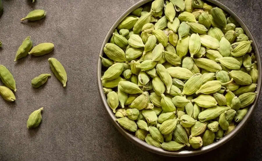 Health Tips- इलायची सेवन से आपको मिलते है ये स्वास्थ्य लाभ, जानिए इनके बारे में