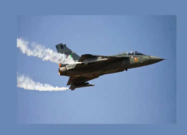 IAF Agniveervayu 2025: 7 जनवरी से करें आवेदन, चेक करें योग्यता और फीस
