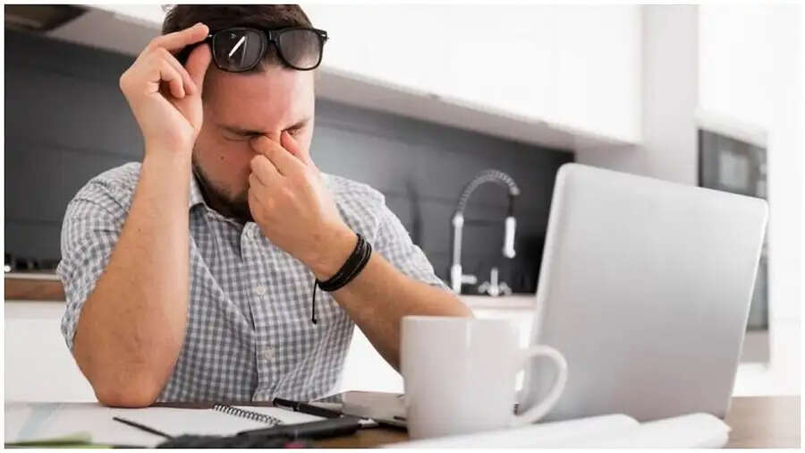 AC Tips-&nbsp;क्या आप सारा दिन&nbsp;AC&nbsp;चलाकर बैठते हैं, तो बढ़ सकता है&nbsp;आई सिंड्रोम का खतरा, जानिए पूरी डिटेल्स