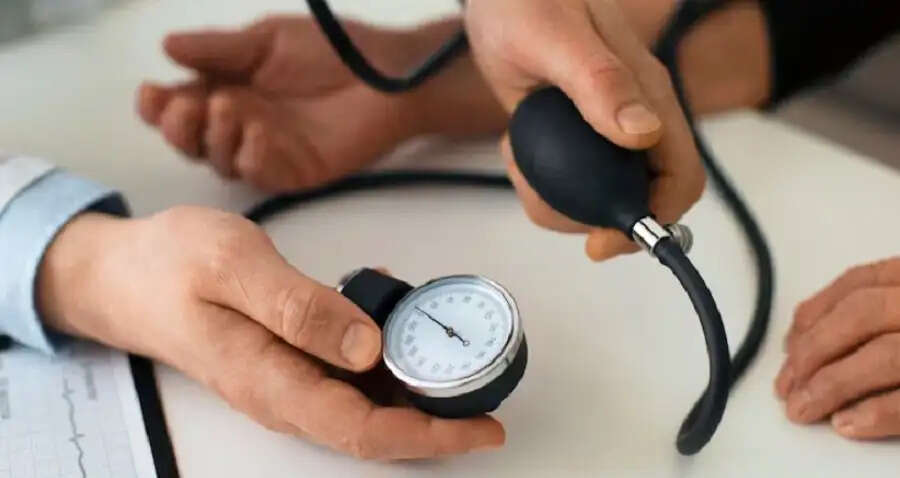 Health Tips- हाई ब्लड प्रेशर ने कर रखा हैं परेशान, जानिए इसे कंट्रोल करने का आसान तारीका